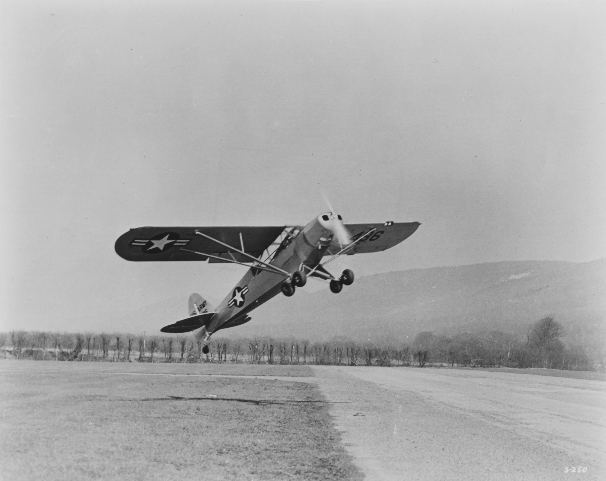 1951 YL-21, 51-6496, c/n 18-750